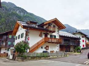 Cèsa Micél Campitello Die Fassa
